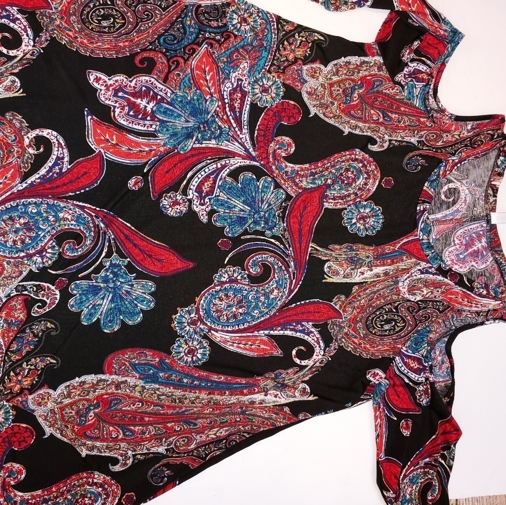 Floral Paisley Cold Shoulder Swing Top M